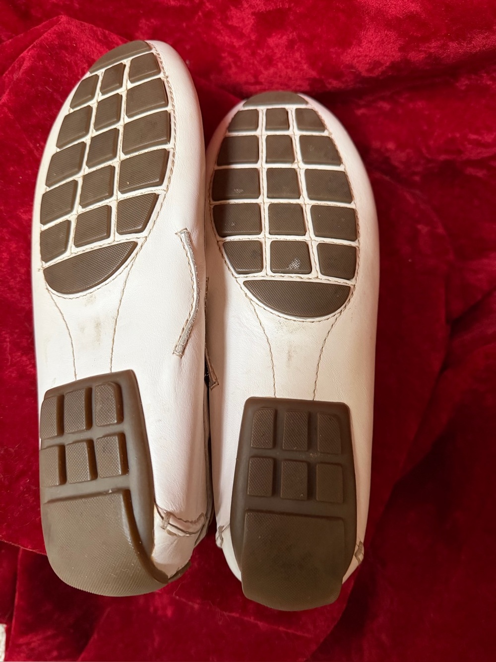 Vtg Clarks Artisan Women’s White Leather Driving Mocs Loafers Tan Trim Sz 9.5 - Picture 5 of 6